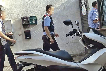 Agents de mossos van intervenir a Villajardín el 18 d'agost.