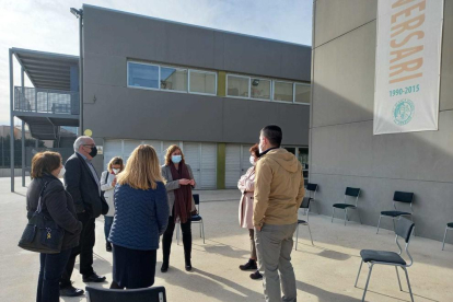 Imatge de Josep Bargalló durant la visita d'avui.