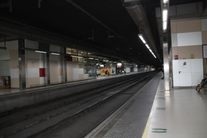 Imatge de les vies del tren a l'estació de Barcelona-Sants.