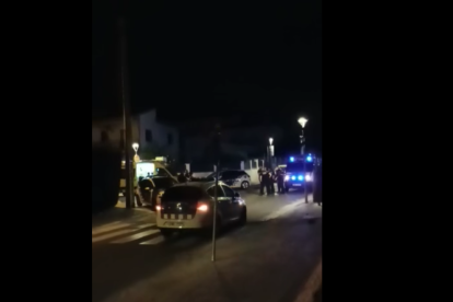 Captura de pantalla del vídeo on es mostra als agents quan van arribar a la zona.
