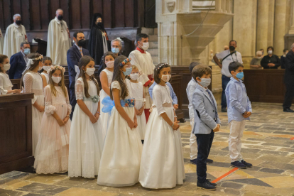 A la tarda, unes 300 persones van assistir a la missa de Corpus a la Catedral de Tarragona.