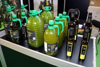 Botellas de aceite de oliva de la cooperativa de Bellaguarda.