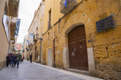 Ahora hace tres años, el Ayuntamiento cerró el local de la calle de Santa Anna por peligro de hundimiento.