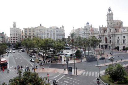Vista general de la plaza del Ayuntamiento de València. EFE/Kai Försterling/Archivo