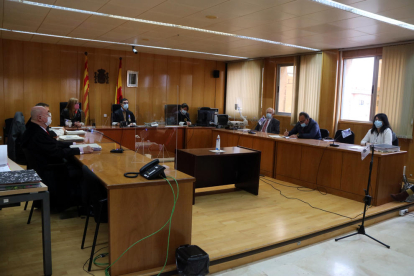 Sala de vistas de la Audiencia de Tarragona donde se juzgan los presuntos secuestradores de dos hombres en Reus