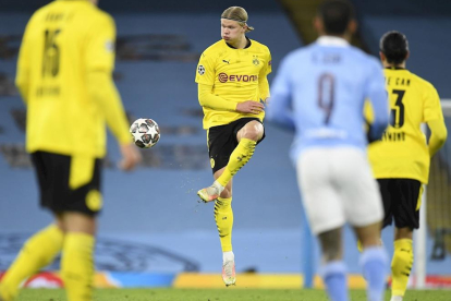 El jugador norueg durant el partit entre el Manchester City i el Borussia Dormund.