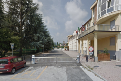 Imatge de l'exterior de l'institut Riberi de Caraglio.