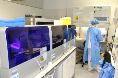 El laboratori ha arribat a rebre durant les passades setmanes al voltant de 3000-3500 PCR al dia.