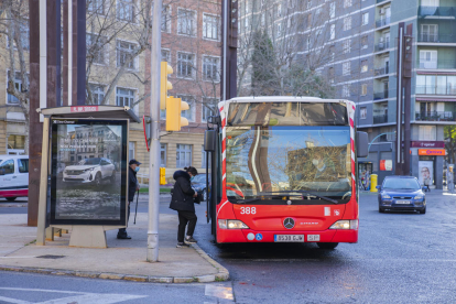 Un bus esperará delante los macro colegios electorales para dar servicio a los integrantes de las mesas.