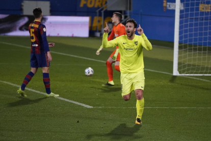 Víctor Casadesús celebra el gol que marcó en el anterior partido, en el Estadio Johan Cruyff, contra el Barcelona B.