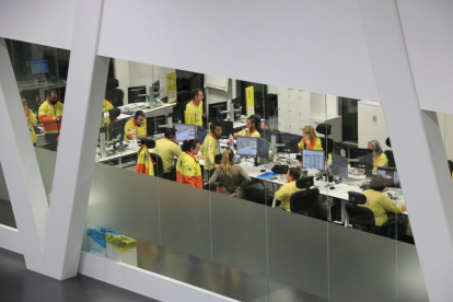 Equips d'emergència treballant a una sala del 112 en una imatge del 14 de gener de 2020.