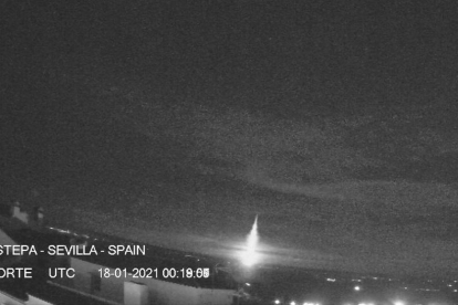 Imatge d'un bòlid captat per la Xarxa Espanyola de Recerca sobre Bòlids i Meteorits.