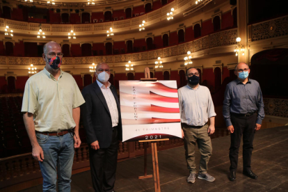 El alcalde de Reus, Carles Pellicer, el concejal de Cultura de Reus, Daniel Recasens y el gerente del Teatre Fortuny, Josep Margalef.