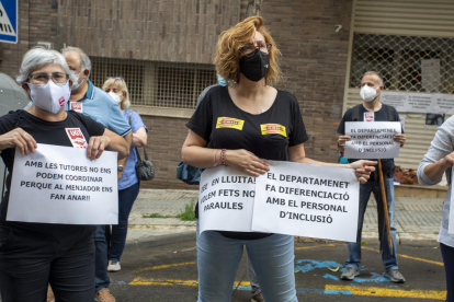 La concentración reunió a una veintena de personas.