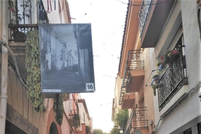Banderola|Veleta 'Corpus' en el Barrio Antiguo de Cambrils.