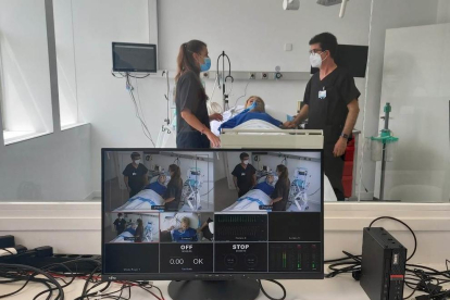 La nova unitat de simulació és una eina de formació dels professionals sanitaris i no sanitaris.