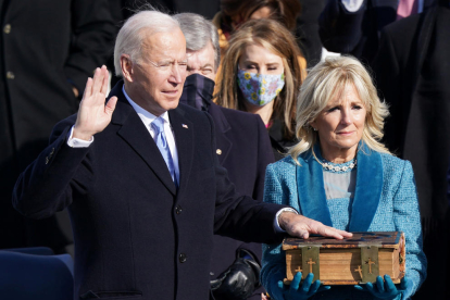 Joe Biden és investit com a 46è president dels Estats Units davant del Capitoli dels Estats Units a Washington.
