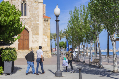 Imagen de la plaza Bisbe Bonet del Serrallo, donde se sustituirán un total de 13 puntos de luz.