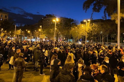 Los manifestantes concentrados a Plaça Universitat (Barcelona)