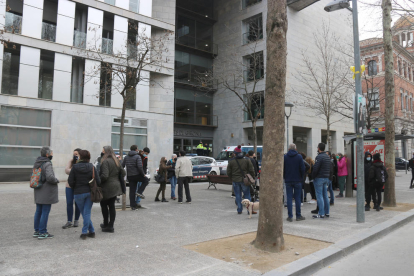 La concentració davant dels jutjats de Girona aquest dissabte.