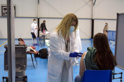 Cambrils és un dels 37 centres a tota Catalunya per vacunar als grups prioritzats en la tercera fase.