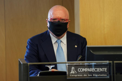 El excomisario Villarejo durante su comparecencia en el parlamento español.