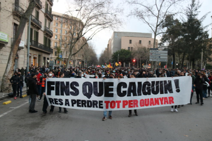 Imagen de la cabecera de la manifestación convocada por varios colectivos que ha salido de plaza Universidad.