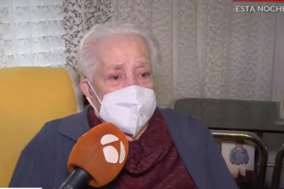 Captura de la entrevista a Espejo público a Rosario, la anciana desnonada per error.