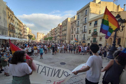Imagen de la concentración en la plaza de la Fuente de Tarragona.