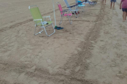 Imagen de las 'parcelas' en la playa de Salou