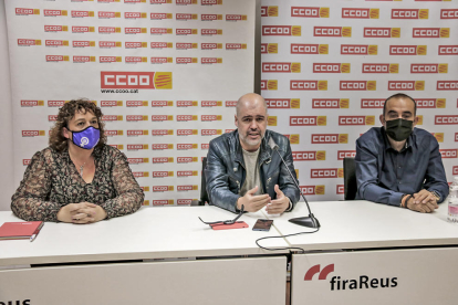 D'esquerra a dreta, Puig, Sordo i Pacheco en la roda de premsa prèvia a l'assemblea a Reus ahir.