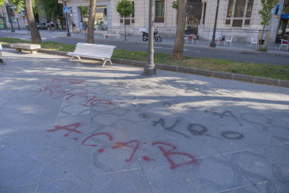 Apareixen més actes vandàlics a la Rambla Nova de Tarragona