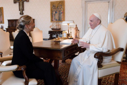 Yolanda Díaz se reúne con el Papa: «Hemos dialogado sobre trabajo decente, la crisis de la covid y el futuro del planeta»