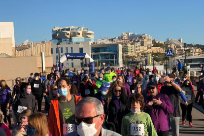 Caminata de «Muévete por la epilepsia» al rompeolas del Puerto de Tarragona