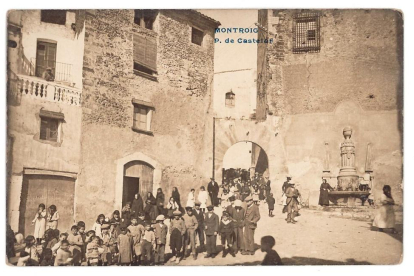 La plaza de Joan Miró de Mont-roig del Camp en una foto antigua.
