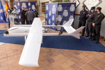 Dron profesional de 4,35 metros de envergadura y una autonomía de vuelo de siete horas, acondicionado para transportar droga entre Marruecos y España
