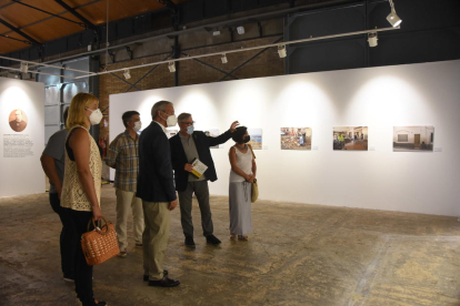 Imagen de la presentación de los trabajos a la modalidad de Fotoperiodismo Camp de Tarragona del XXXIII Premio Mañé y Flaquer