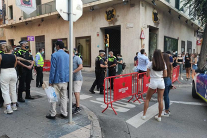 Queixes als accessos de la plaça de la Font de Tarragona per no poder accedir a veure el Seguici