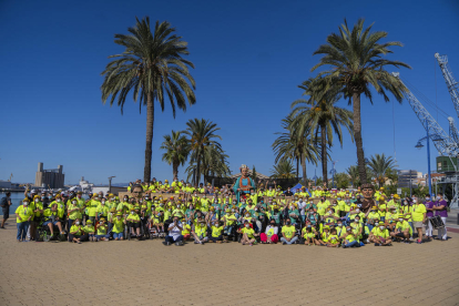 Més de 150 persones celebren la 'Festa per a Tothom' al Moll de Costa de Tarragona
