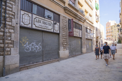 El restaurant Les Voltes, al carrer Trinquet Vell de la Part Alta de Tarragona, va abaixar la persiana el passat diumenge 22 d'agost.