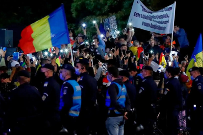 Imagen de archivo de protestas en Rumania contraalas restricciones por|para la covid-19.