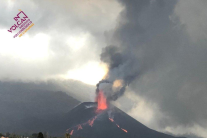 Fotografia del volcà de La Palma el passat diumenge 24 d'octubre.
