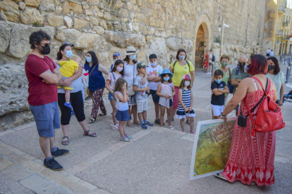 Itinere puso en marcha hace dos semanas las visitas guiadas en la Tàrraco Romana destinadas a niños.