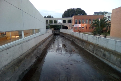 Imagen de la riera de Río Clar desp're sd lea intervención municipal.