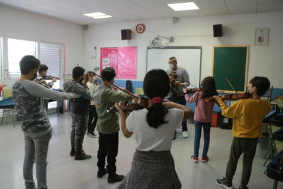 Una aula de l'escola Rubió i Ors de Reus, que a partir d'aquest curs participa en el projecte Magnet i s'alia amb el Centre de Lectura de Reus per potenciar les disciplines artístiques.