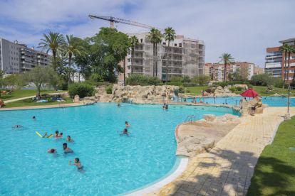 Imagen de las instalaciones de las piscinas municipales del parque de los Capellans el pasado 25 de julio.