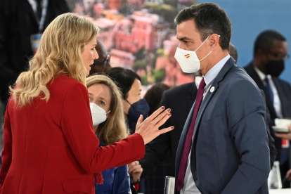 Pedro Sánchez y Nadia Calviño durante el encuentro del G20 en Roma.