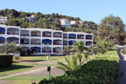 Imagen de archivo de un edificio con apartamentos situado a la urbanización de Levante la Mora-Tamarit de Tarragona.