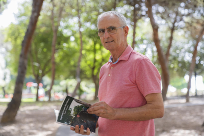 L'escriptor Josep Gironès, aquest dilluns a la ciutat de Tarragona.