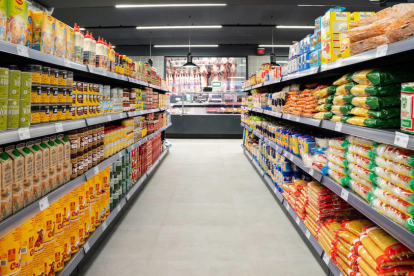 Alguns supermercats limiten la venda de l'oli de gira-sol a causa de la por al desproveïment.